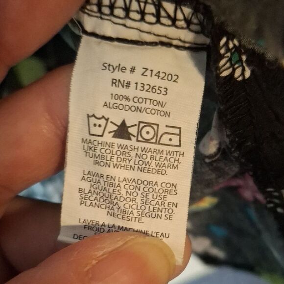 Zoe + Chloe Frog Print Black Scrub top size medium - Picture 4 of 7